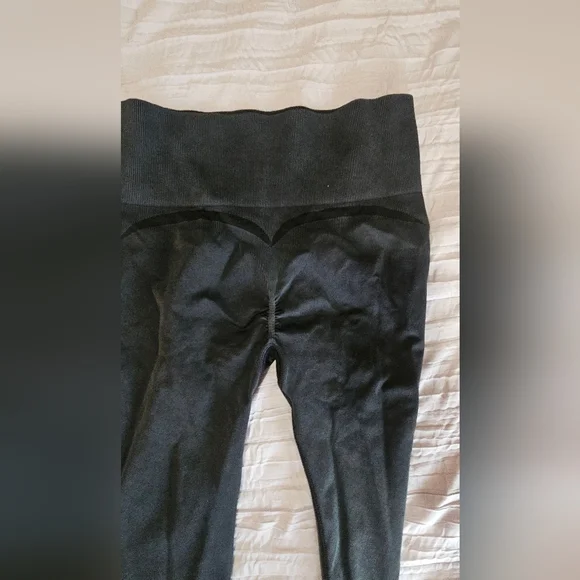 Black Gymshark Leggings - Picture 4 of 4